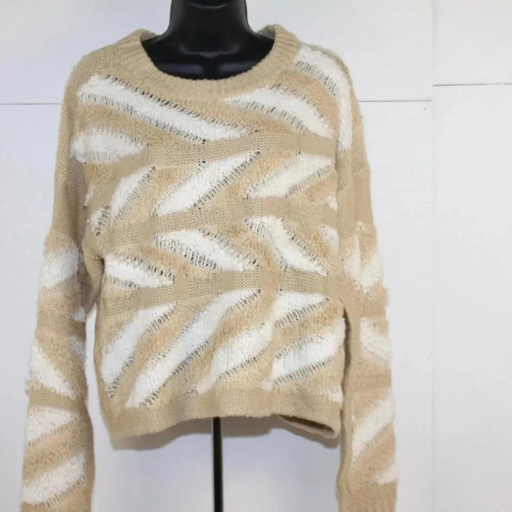 NWT JOHN + JENN sweater
